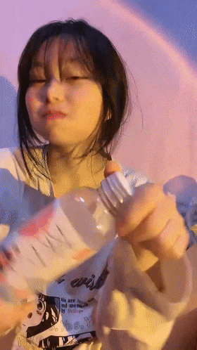 国产尤物私密写真：735号佳人午后慵懒时光，粉嫩肌肤，曼妙身姿，极致诱惑