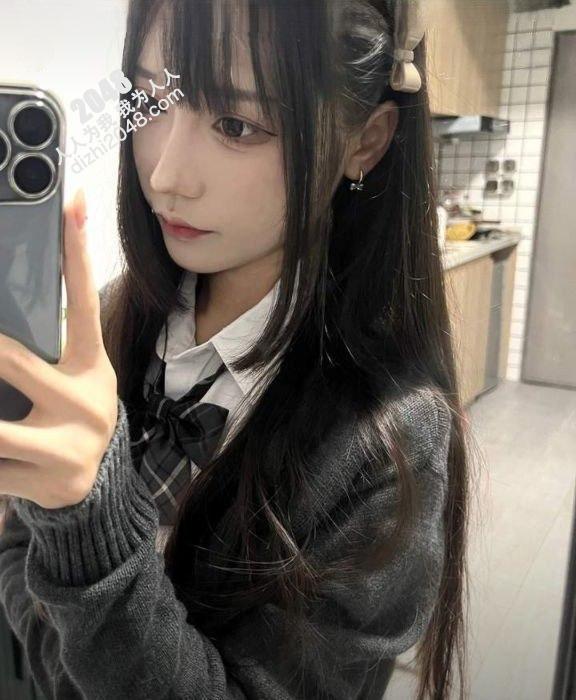 极品反差婊，约艹神仙颜值嫩妹，艹会吃鸡犹如品尝世间美食，简直爽翻天【16p】