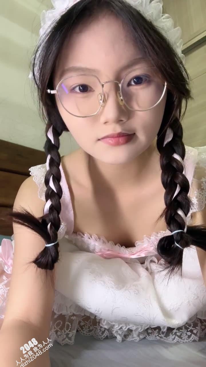 女仆装眼镜妹自慰流白浆[22P]