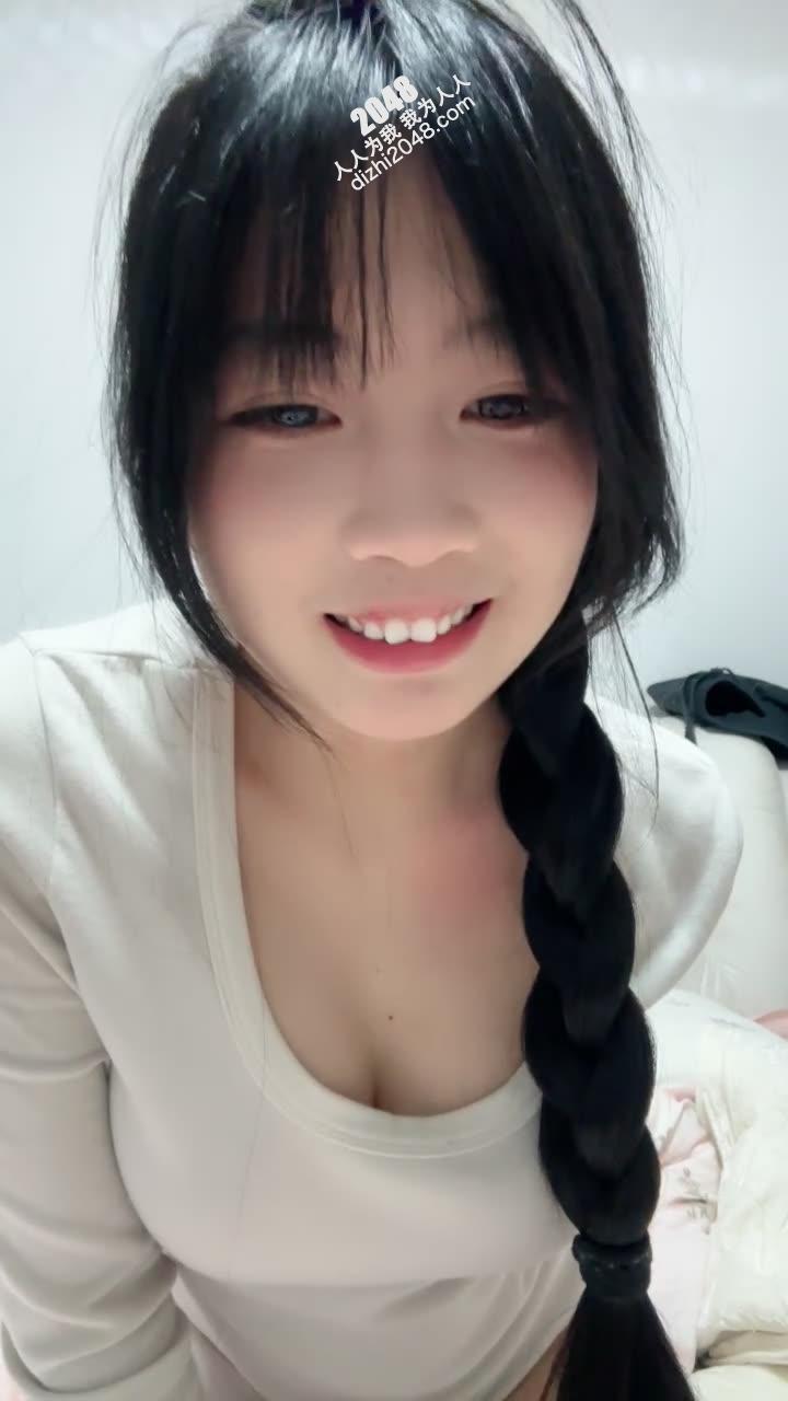 大眼萌妹子自慰白浆流不停[23P]