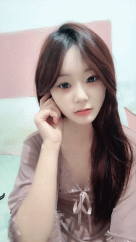 검은 스타킹만으로 아름답고 몸집이 작은 소녀의 유혹 [37p]