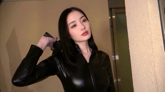 被邪恶组织抓捕并陷入快感的一天_【18P】